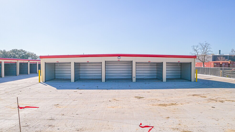 More Photos Of 18180 BECKER RD, Hockley Self Storage For Sale