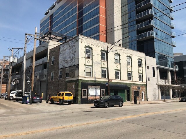 More Photos Of 838-840 W Grand Ave, Chicago Storefront Retail Residential For Lease