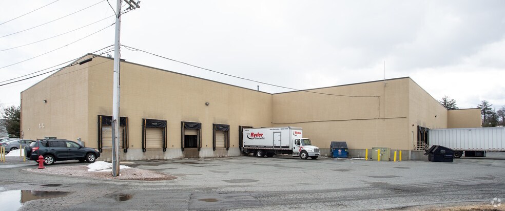 More Photos Of 4 Walpole Park S, Walpole Warehouse For Lease