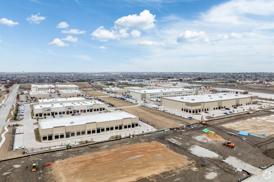 More Photos Of 650 Corporate St, Prosper Industrial For Lease