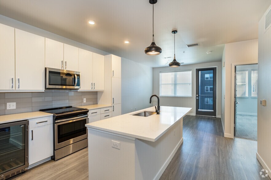 More Photos Of 2401 Blake St, Denver Apartments For Lease