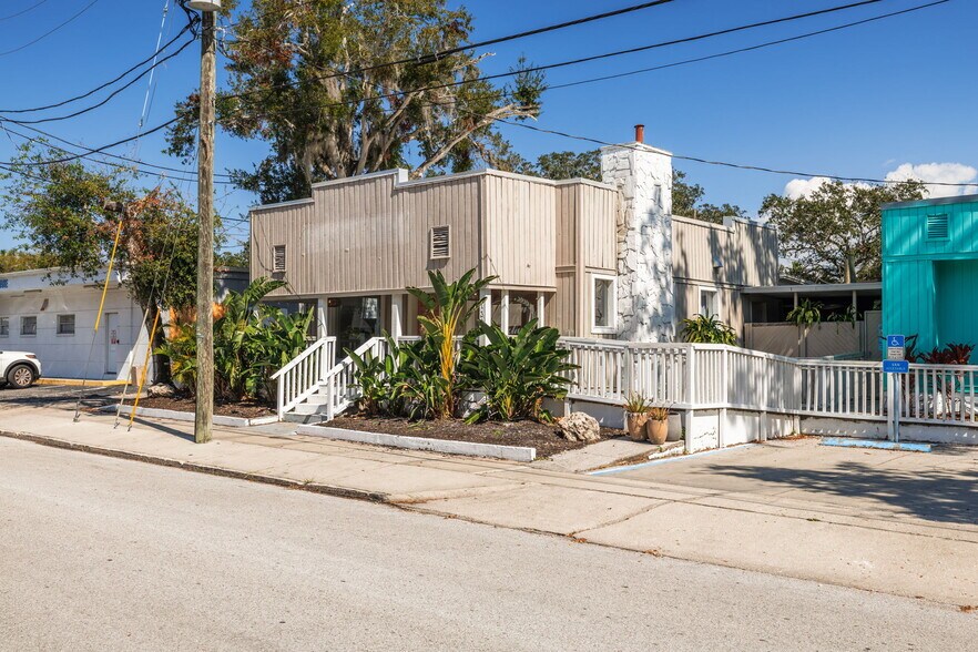 Primary Photo Of 132 7th Ave S, Safety Harbor Restaurant For Sale