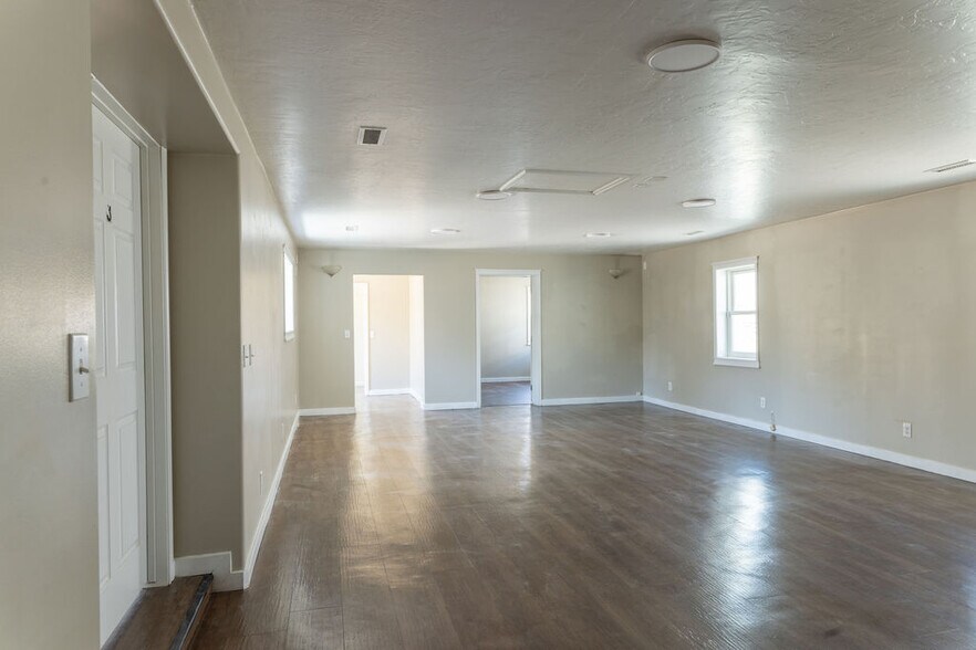 More Photos Of 6051 S 900 E, Murray General Retail For Lease