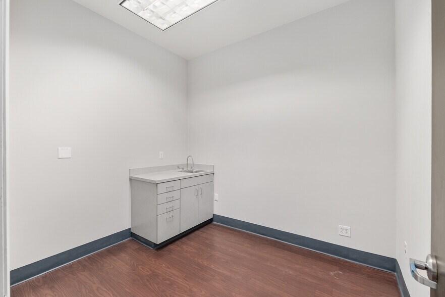 More Photos Of 1014 NW 57th St, Gainesville Medical For Lease