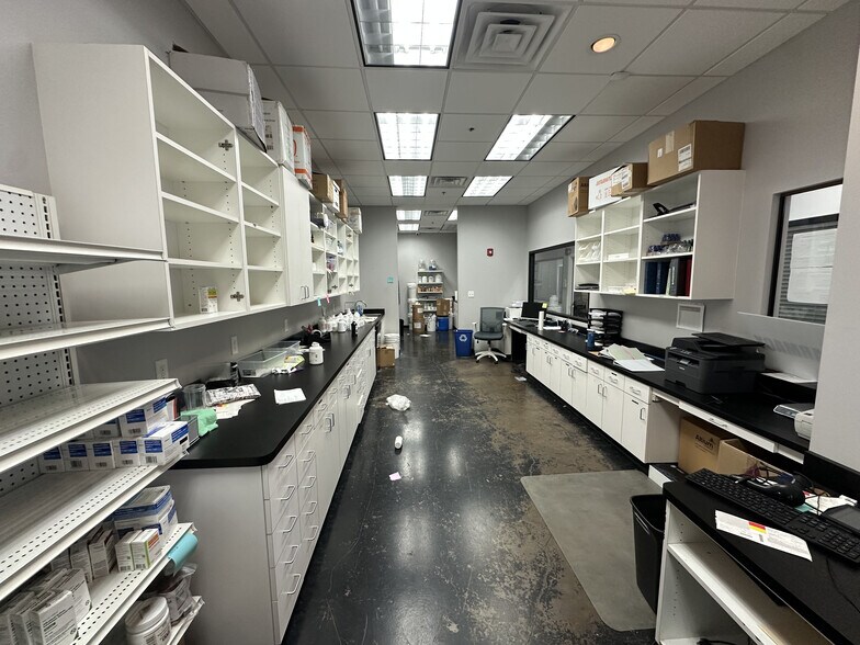 More Photos Of 1403 Highway 6, Sugar Land Medical For Lease