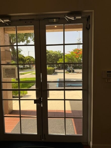 More Photos Of 321 E Hillsboro Blvd, Deerfield Beach Office For Sale