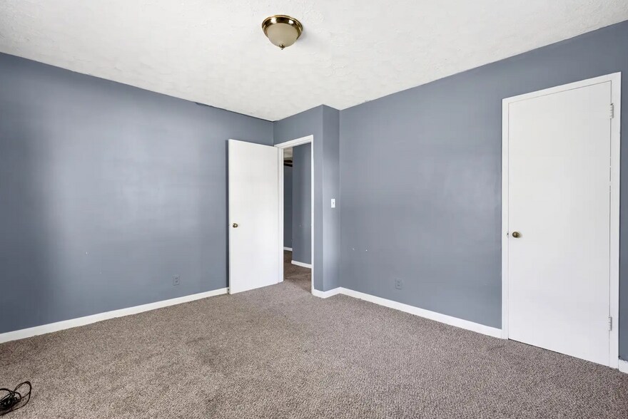 More Photos Of 162 Thierman Ln, Louisville Apartments For Sale