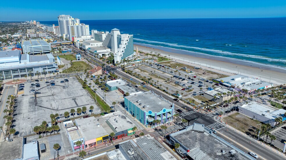 More Photos Of 815-823 Main St Beach, Daytona Beach General Retail For Sale