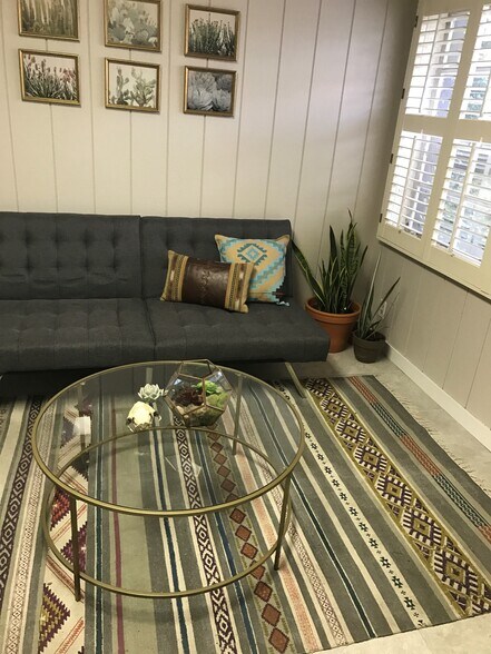 More Photos Of 400 S Fairmont Ave, Lodi Office For Lease