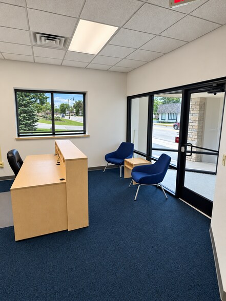 More Photos Of 302-304 Ohio St, Oshkosh Office For Sale