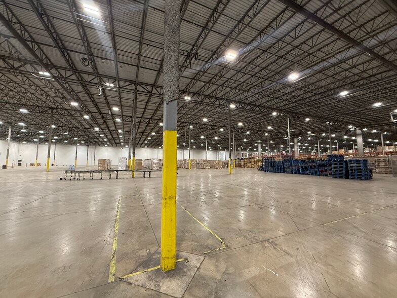 More Photos Of 5601 NW 72nd Ave, Miami Warehouse For Lease