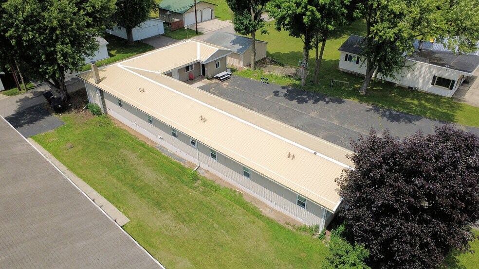 More Photos Of 511 Vine St, Wisconsin Dells Apartments For Sale