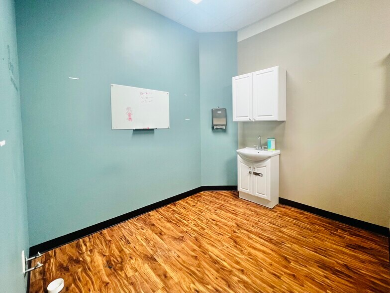 More Photos Of 111 E Burnett St, Beaver Dam Manufacturing For Lease