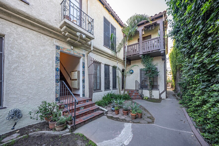 More Photos Of 2930 E 3RD St, Long Beach Apartments For Sale