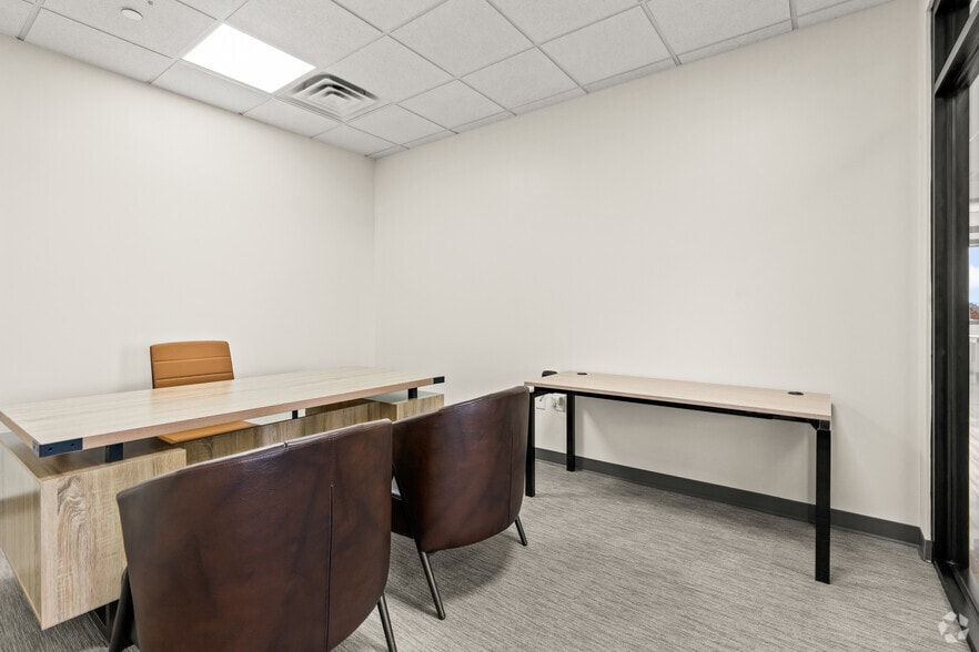 More Photos Of 5751 Kroger Dr, Fort Worth Office For Lease