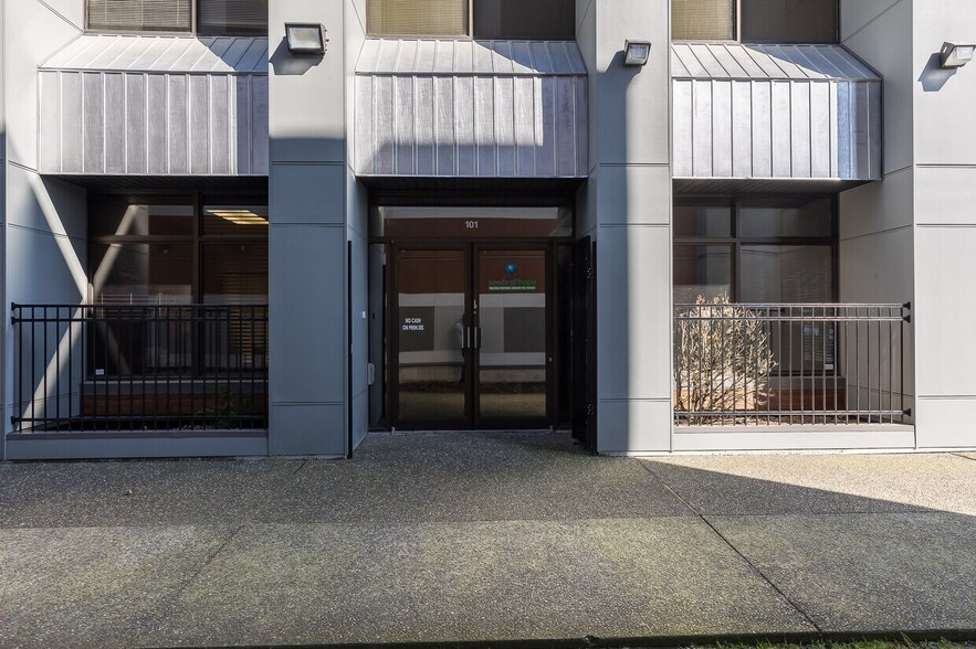 More Photos Of 33119 S Fraser Way, Abbotsford Office For Lease