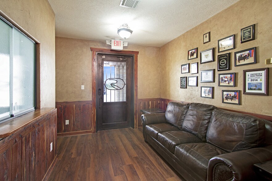 More Photos Of 9027 Blewett Rd, Beaumont Manufacturing For Sale