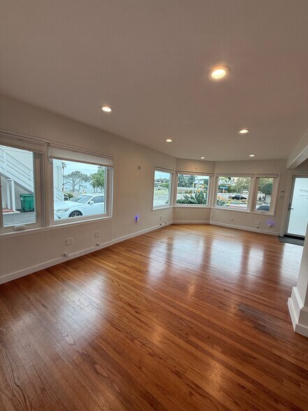 More Photos Of 7880 Exchange Pl, La Jolla Freestanding For Lease