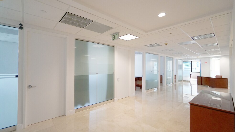 More Photos Of 1200 Brickell Ave, Miami Office For Lease