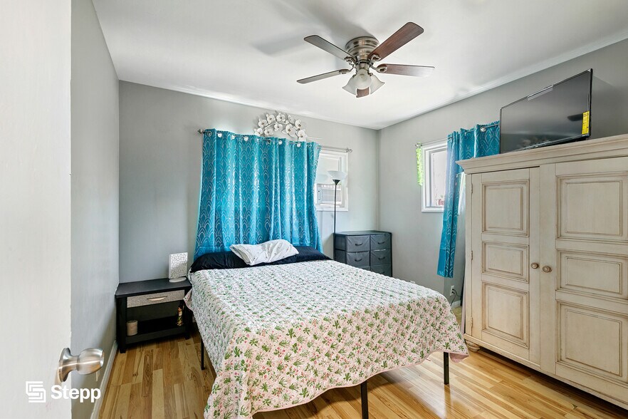 More Photos Of 92 E Louise St, Long Beach Multifamily For Sale