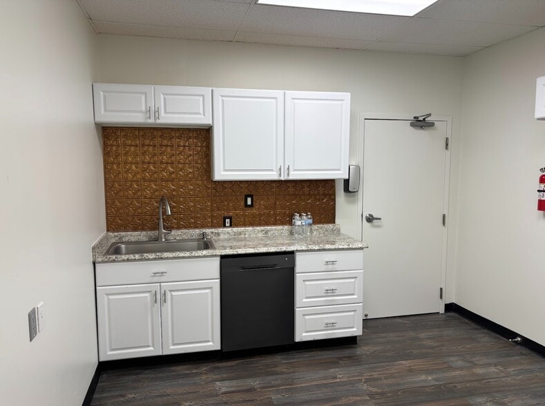 More Photos Of 3565 Centre Cir, Fort Mill Light Distribution For Lease