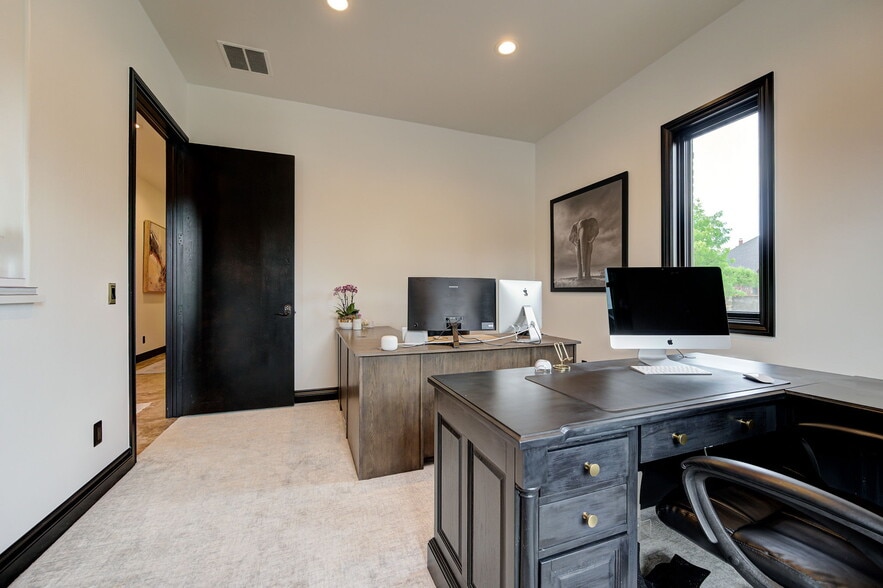 More Photos Of 2917 NW 156th St, Edmond Office Residential For Sale