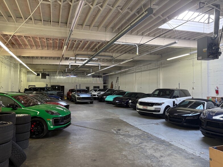 More Photos Of 1226 SW 16th Ave, Portland Warehouse For Lease