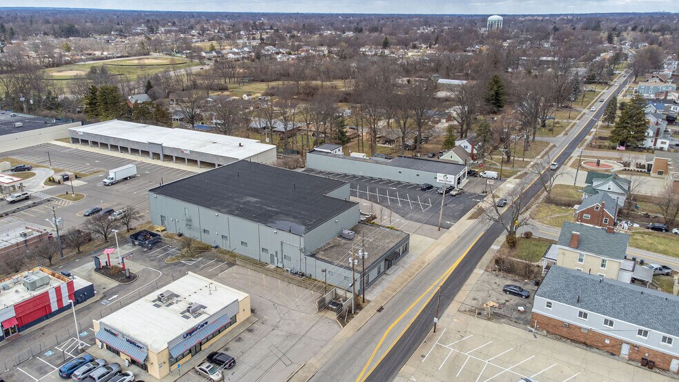 More Photos Of 415 Greenwell Ave, Cincinnati Service For Lease