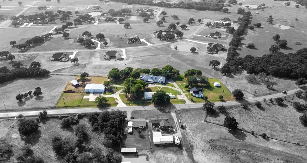 More Photos Of 3952 Tin Top Rd, Weatherford Flex For Sale