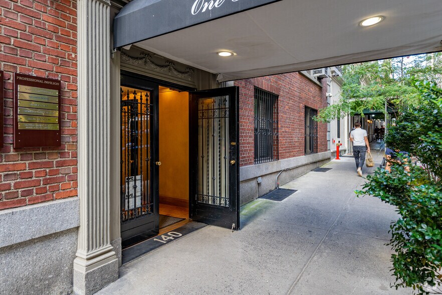 Primary Photo Of 140 W 58th St, New York Apartments For Lease