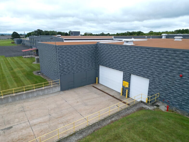 More Photos Of 505 Libby St, Waupun Manufacturing For Lease