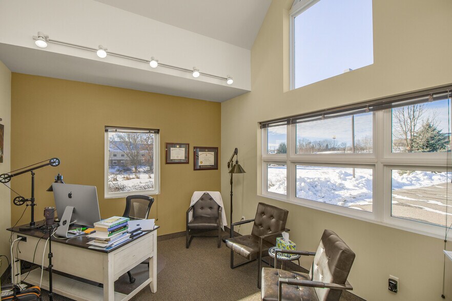 More Photos Of 4641-4671 White Bear Pky, White Bear Lake Office Residential For Sale