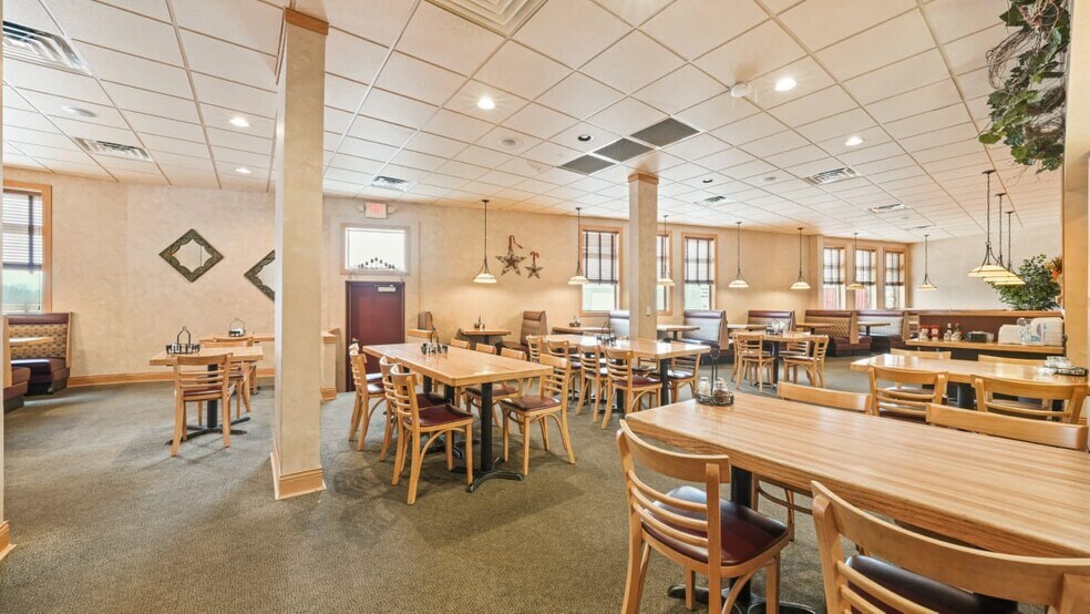 More Photos Of 210 Superior Ave, Tomah Bowling Alley For Sale