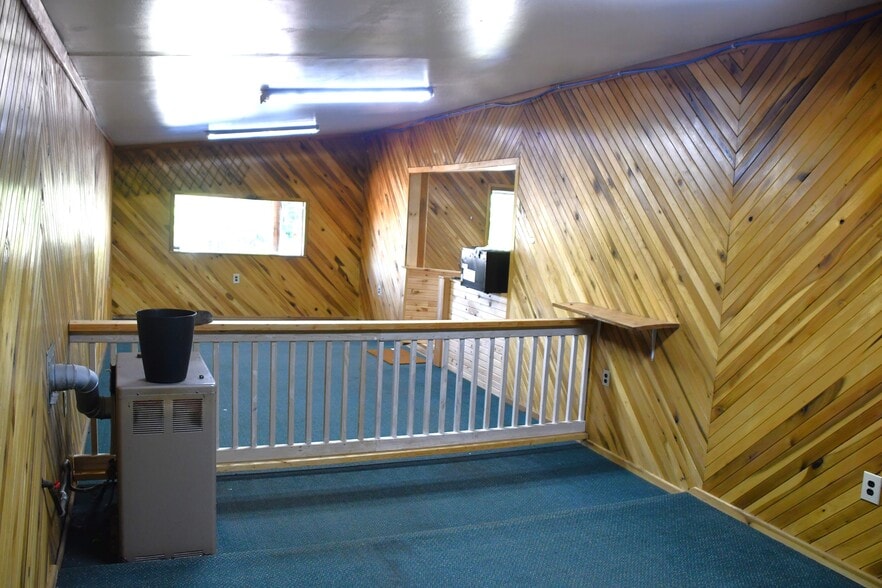 More Photos Of 138 Chestnut St, Marienville General Retail For Sale