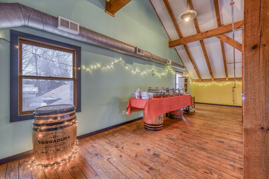 More Photos Of 4903 N Roan St, Johnson City Restaurant For Sale