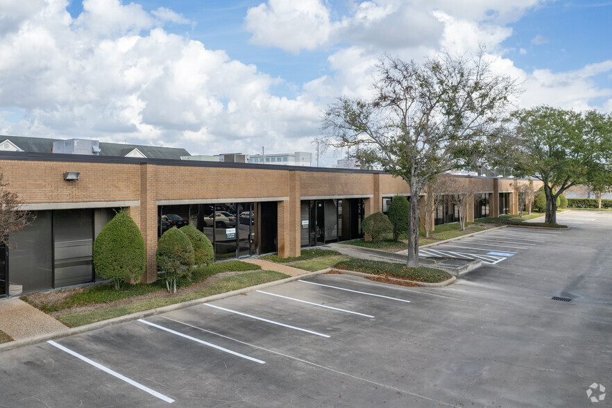 Primary Photo Of 1416-1428 N Sam Houston Pky E, Houston Unknown For Lease