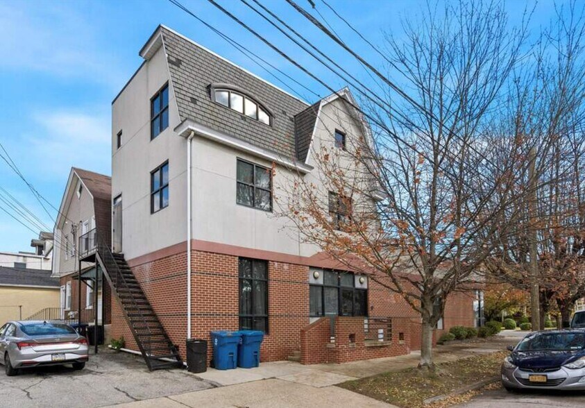 Primary Photo Of 1000 Fayette St, Conshohocken Office For Sale