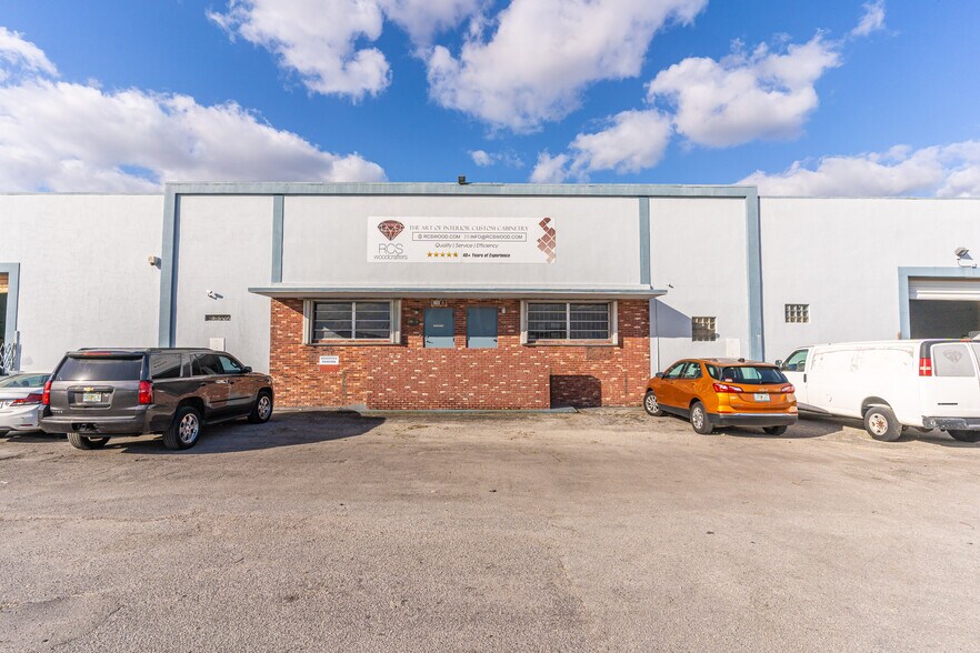 More Photos Of 1051 E 24th St, Hialeah Warehouse For Sale