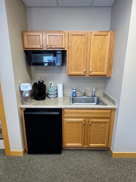 More Photos Of 2097 County Road D E, Maplewood Office For Lease