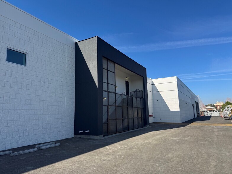 More Photos Of 2450 Oddie Blvd, Sparks Storefront Retail Office For Lease