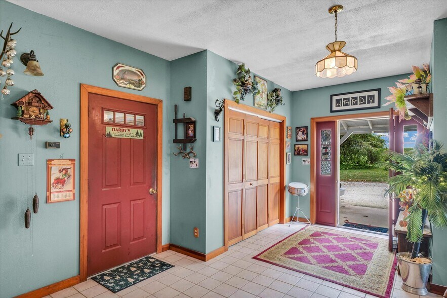 More Photos Of 1356 County Road 2900 N, Rantoul Specialty For Sale