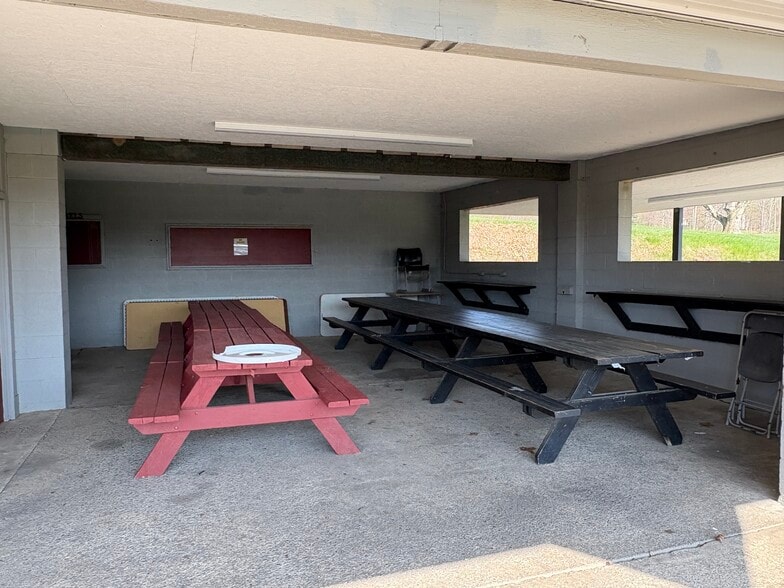 More Photos Of 318 Tanglewood Rd, Pulaski Golf Course Driving Range For Sale