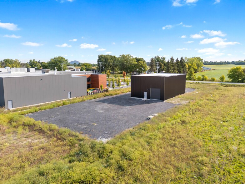 More Photos Of 523 Rang 3E, Saint-jean-sur-richelieu Land For Lease
