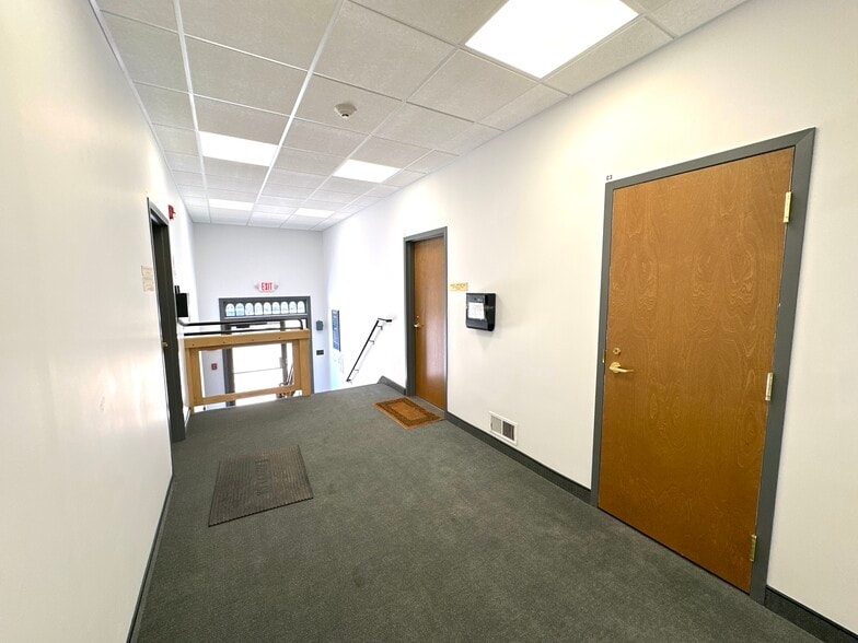 More Photos Of 230 Lafayette Rd, Portsmouth Office For Sale