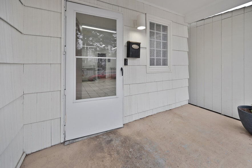 More Photos Of 1512 E Bayview Blvd, Norfolk Freestanding For Sale