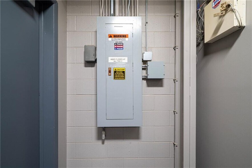 More Photos Of 5326 Lake Ave, Saint Joseph General Retail For Sale