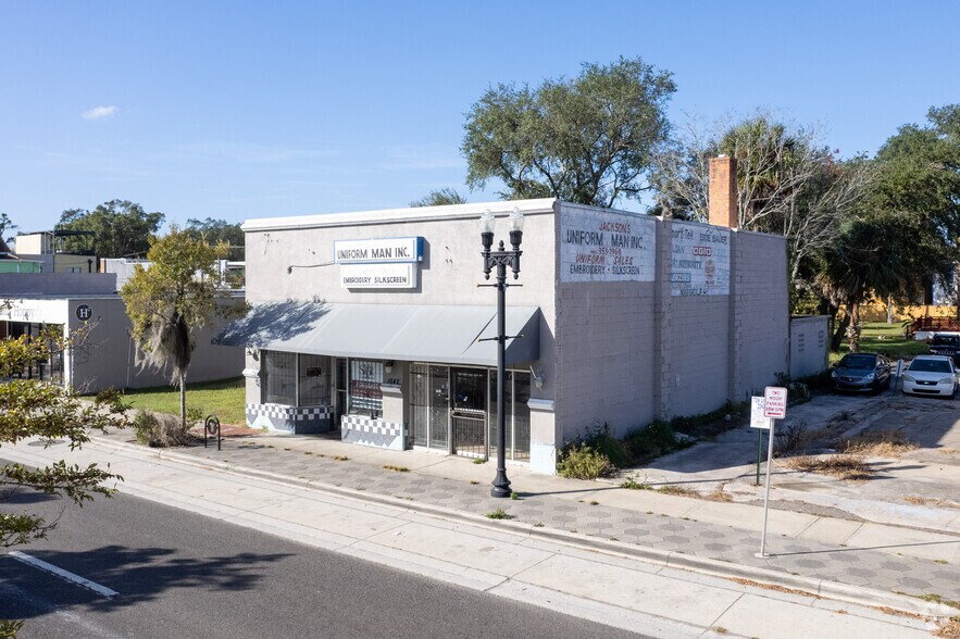 More Photos Of 1642 N Main St, Jacksonville General Retail For Sale