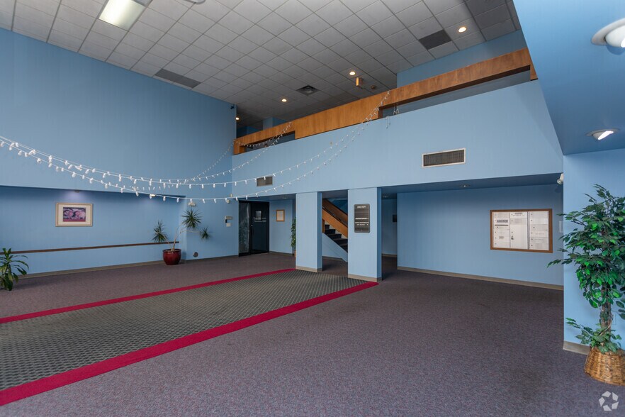 More Photos Of 723 Phillips Ave, Toledo Medical For Lease