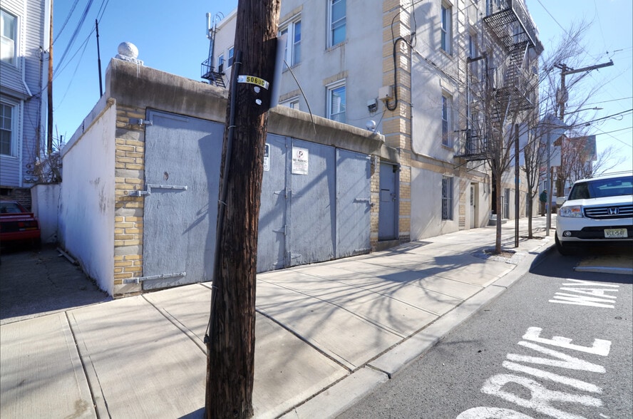 More Photos Of 1701 Central Ave, Union City Apartments For Sale