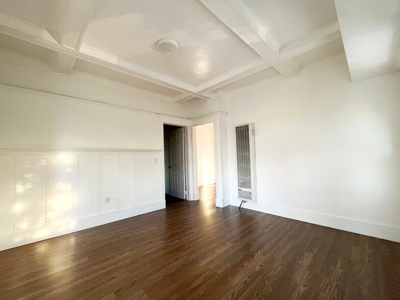 More Photos Of 458 W Vernon Ave, Los Angeles Apartments For Sale